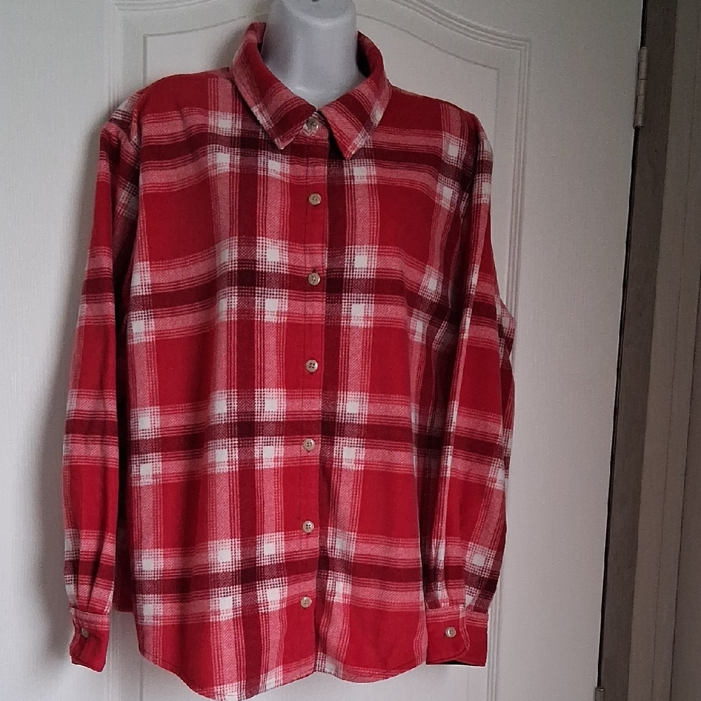 Lee Ladies Red and White Plaid Button Down Shirt